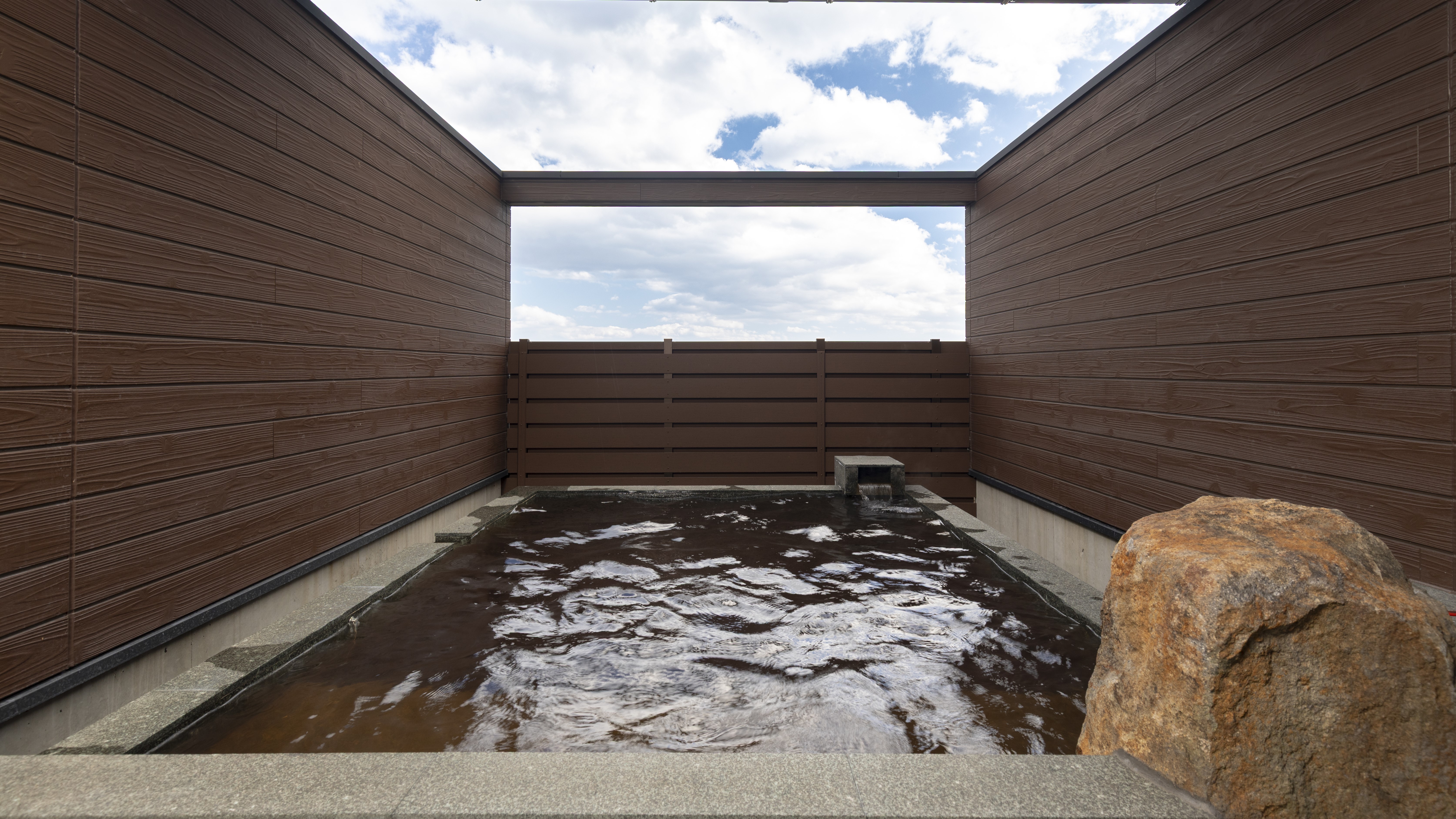 半露天家族風呂