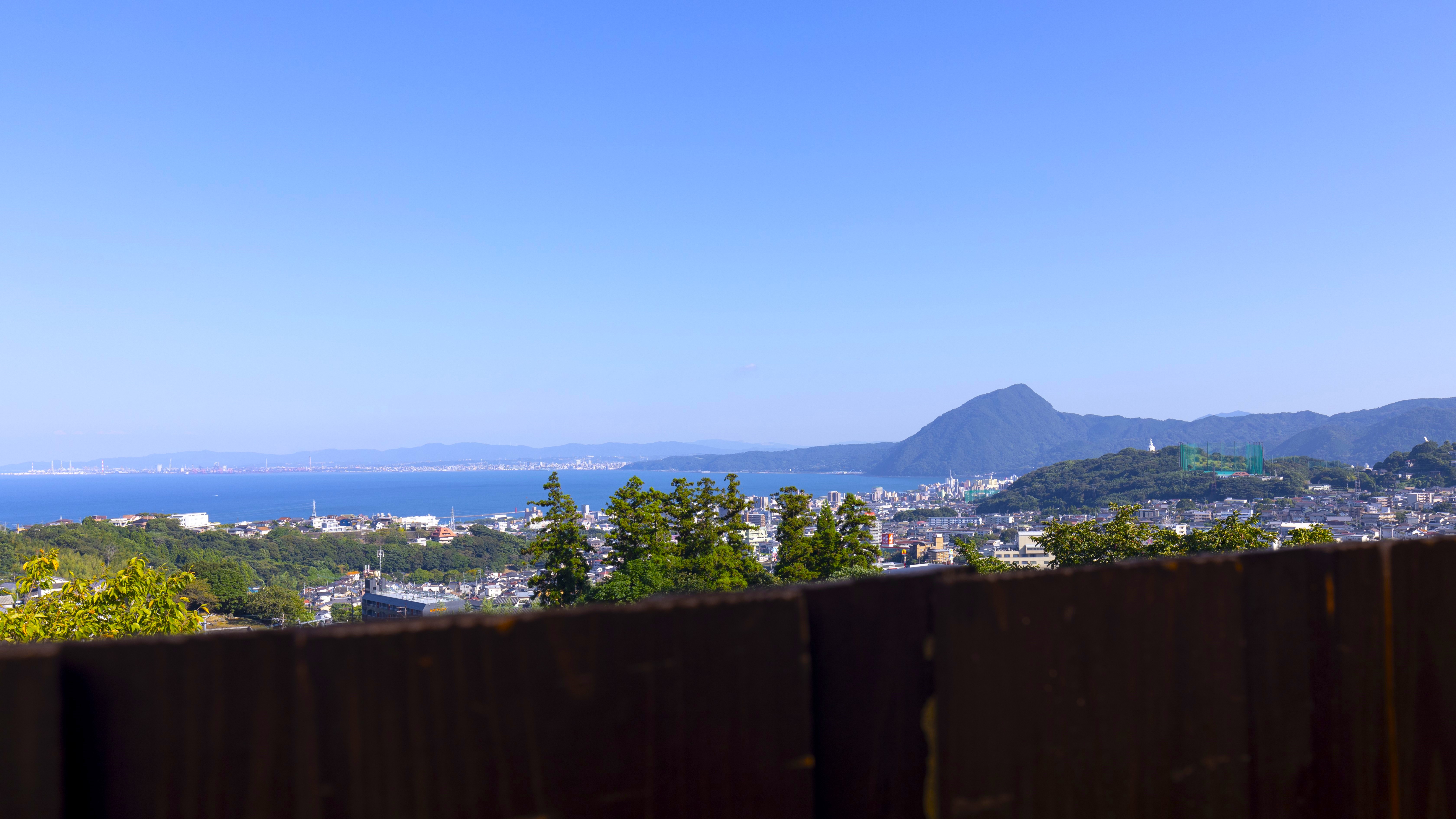 【本館２階】眺めのいい檜の半露天付和室「霧島」