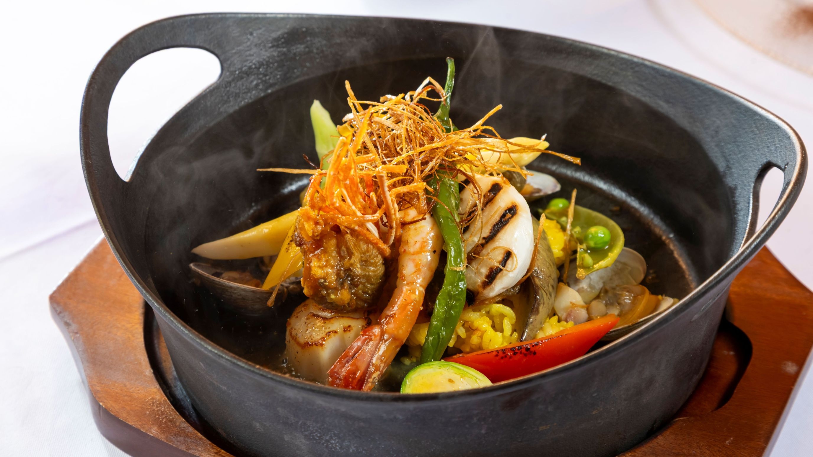 【ランチは屈斜路湖へドライブ】「屈斜路湖鶴雅オーベルジュSoRa」ランチ付き／2食付き