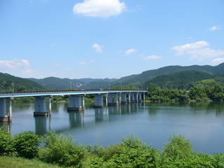 宿裏堤防、北上川。。