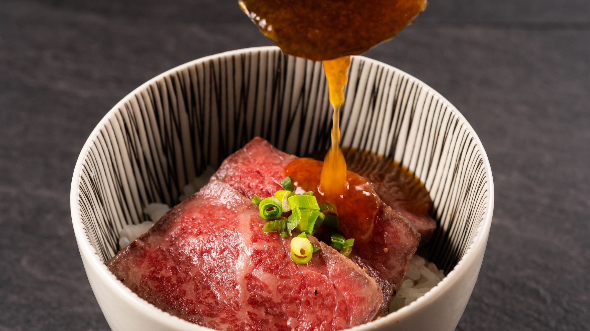 【美肌の湯×贅沢朝食】あか牛丼や極上オムレツのライブキッチン＆無料夜食＜1泊朝食付＞