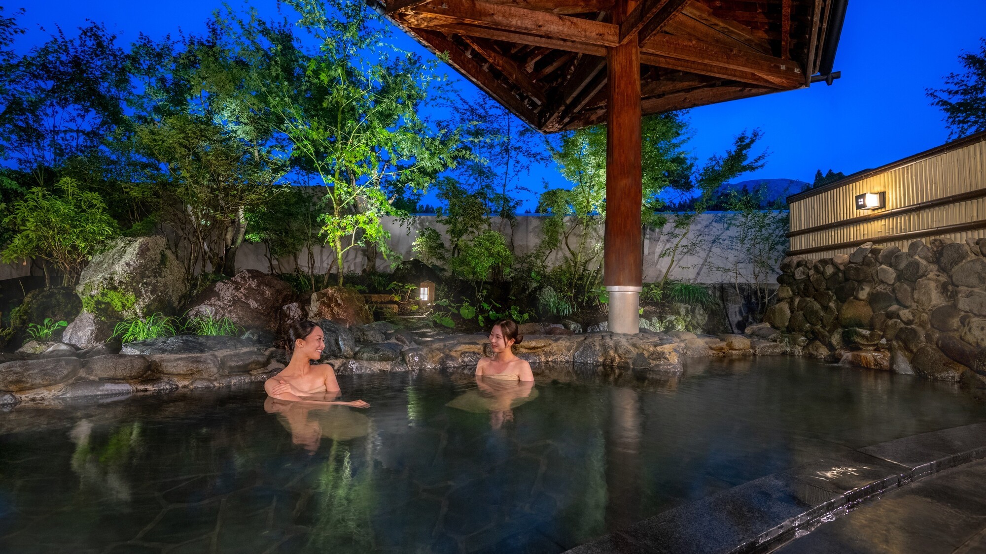 和風大浴場／露天風呂　夜