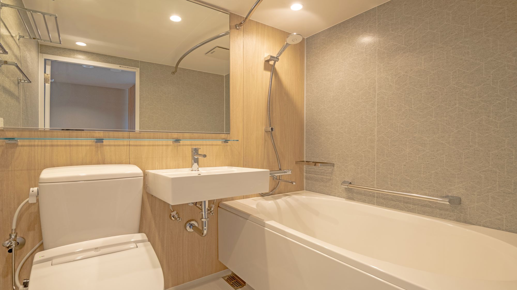 トリプルルーム（バス付）