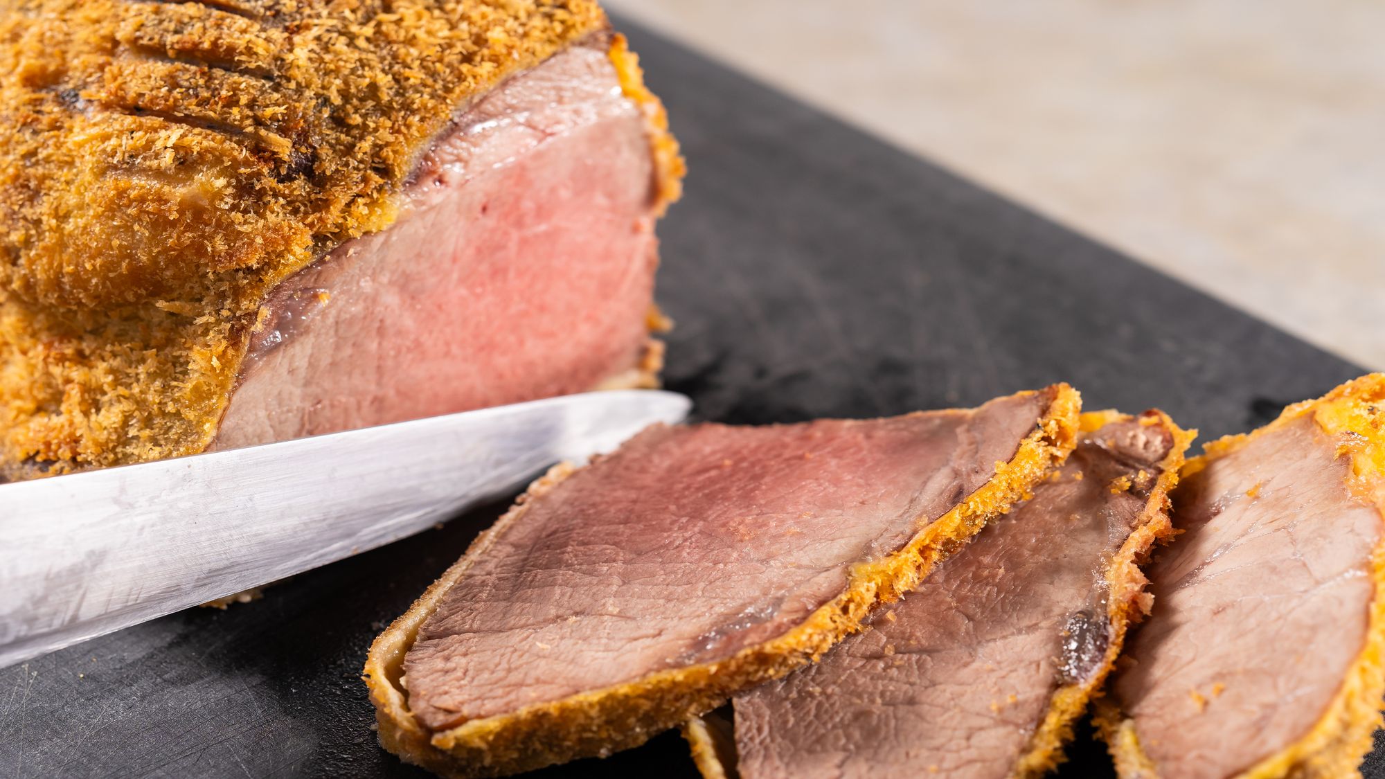 【いちごスイーツ&times;海鮮グルメ】極厚阿蘇とんかつ