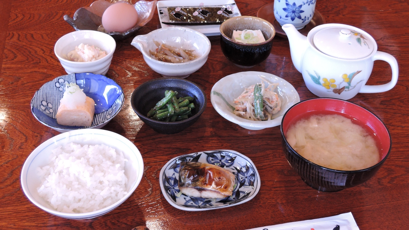 【朝食付】手作りのお惣菜に自家製のお米や茶葉。翌朝は素朴な和朝食をご用意☆