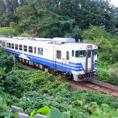 *JR五能線/大自然の中を駆けぬく列車の光景は、鉄道ファンでなくても興奮！