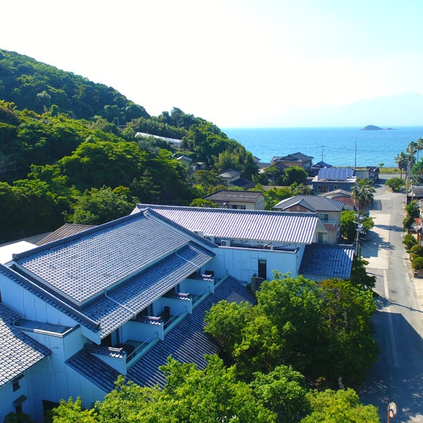 【ファミリー】★素泊り★2種の源泉＆手掘りの洞窟風呂で温泉は厳選！食事は地元めし！NEWf002