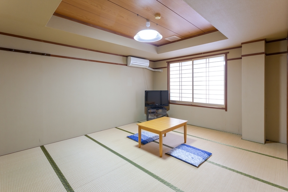 ポイント20％付き！【素泊】スーパーやコインランドリー、ガソリンスタンド近くの好立地宿