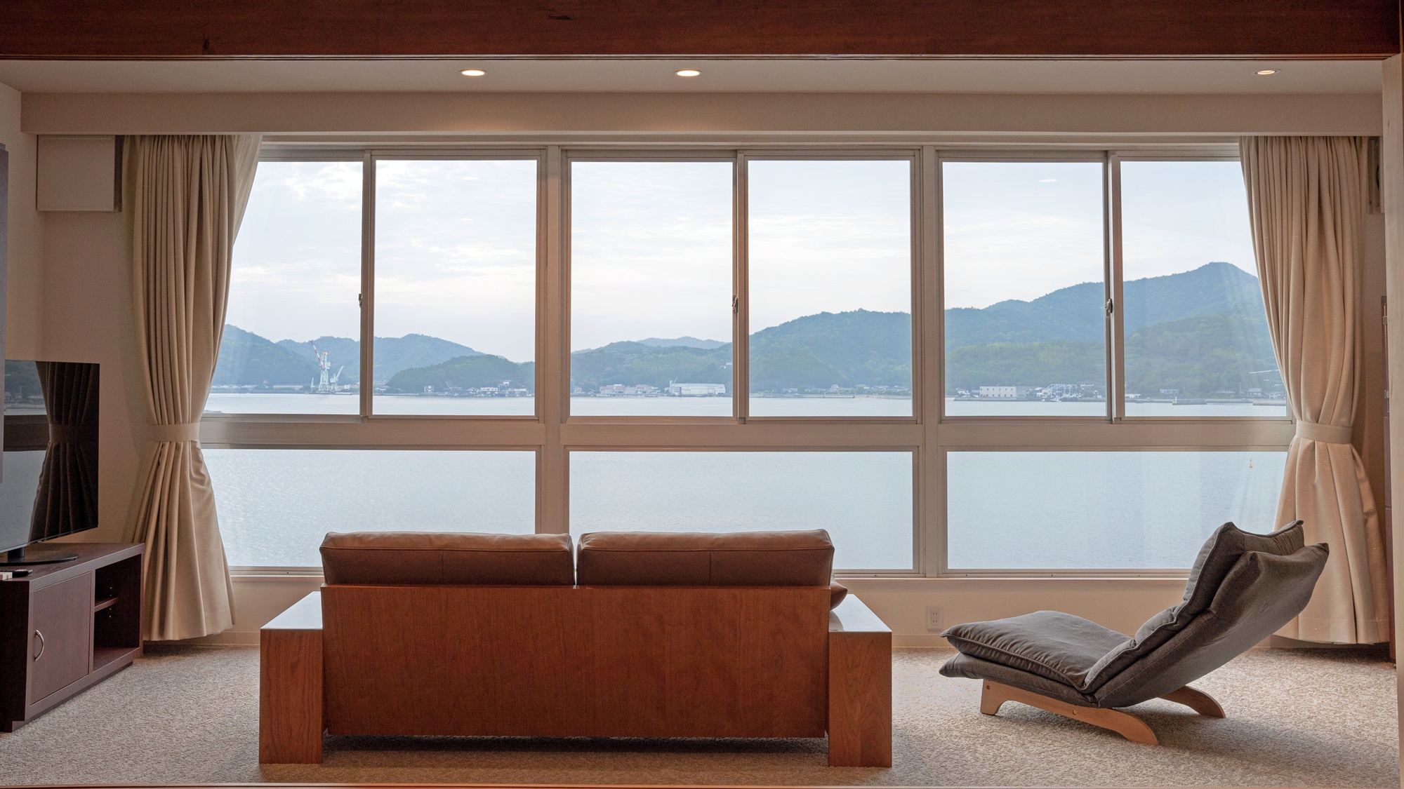 *【伊勢海老の間】「オーシャンビュー特別室」瀬戸内海に面した海沿いの宿ならではの絶景