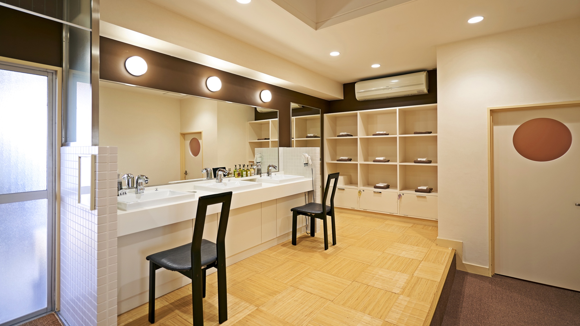 *【展望浴場】脱衣所