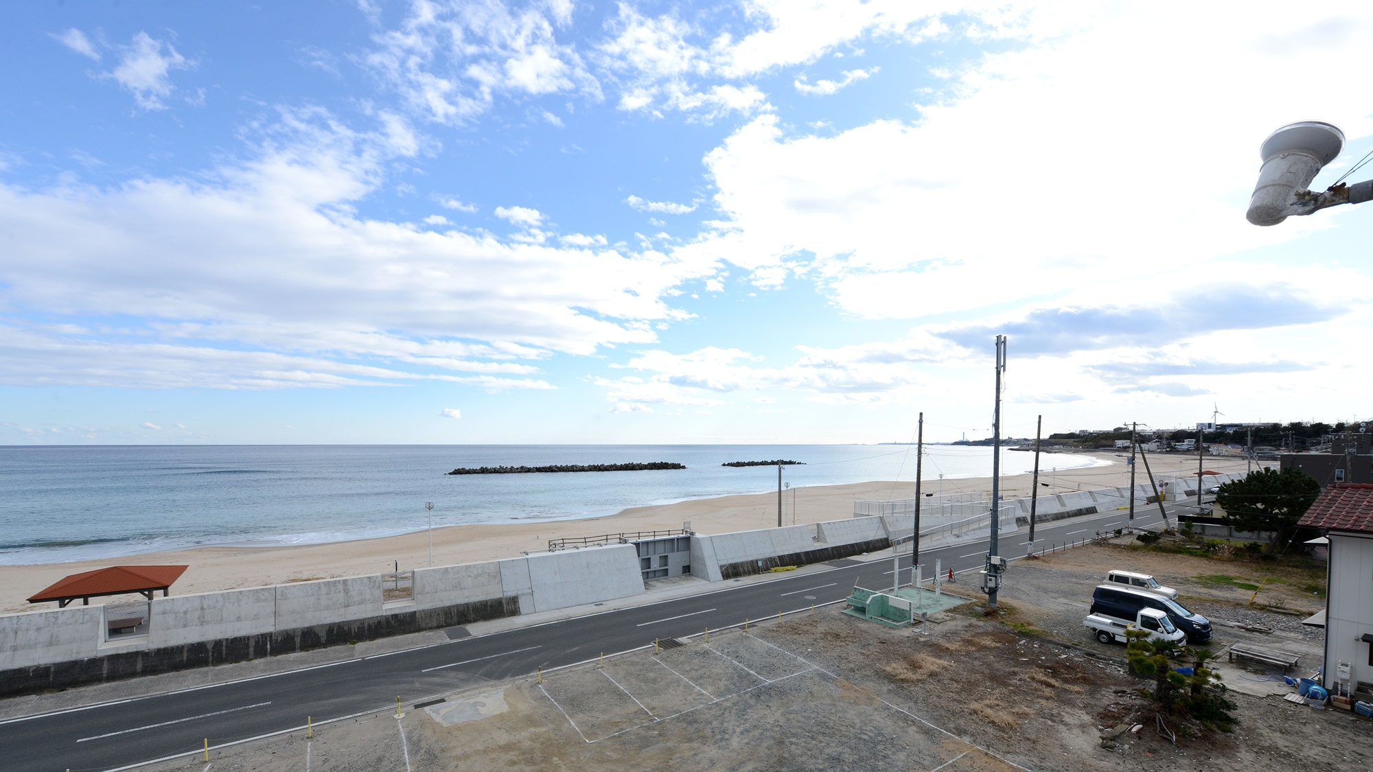 *【景観/新館】お部屋からはの眺め。水平線が続く海をご覧ください。