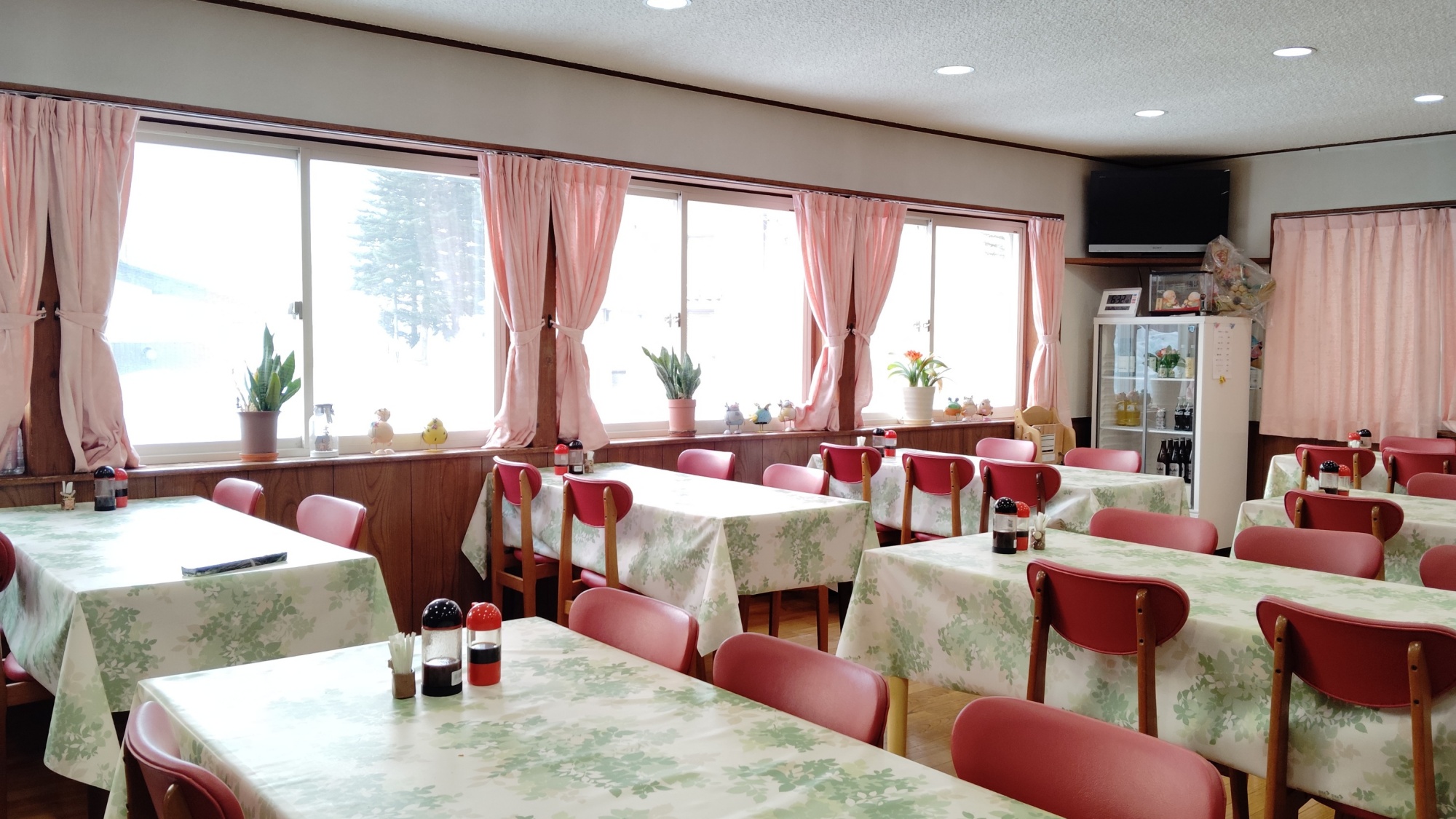 *食堂/朝夕のお食事はこちら。新潟の旬味をごゆっくりご堪能ください。