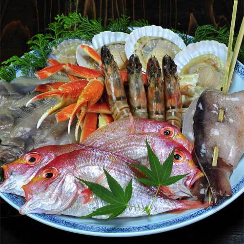 日本海から直送新鮮魚介♪囲炉裏で炙るヘルシー＆ボリュームたっぷり海鮮づくしプラン【世界に誇る遺産】