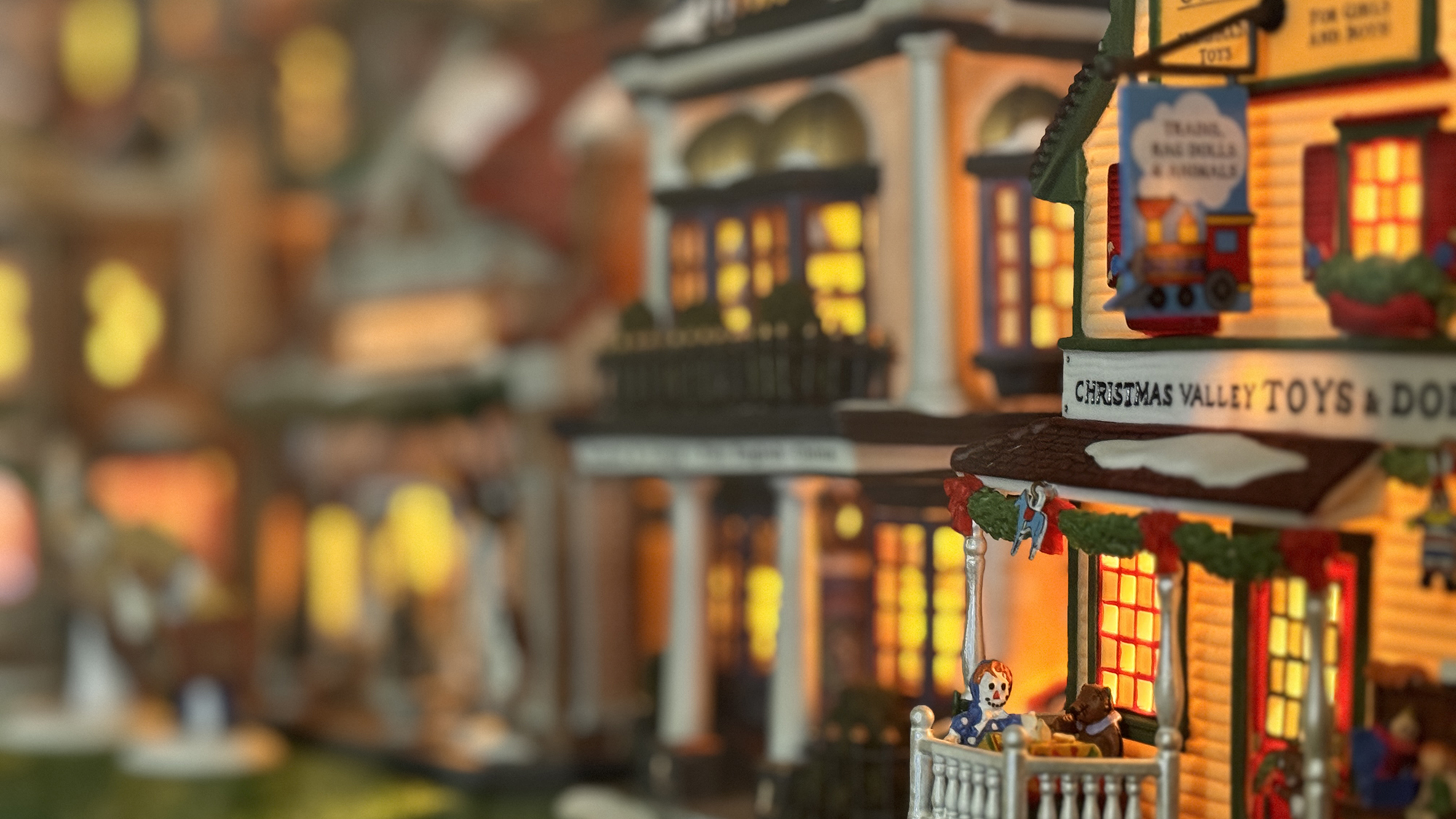 【パブリック】  ミニチュアハウスはキッズスペース横です