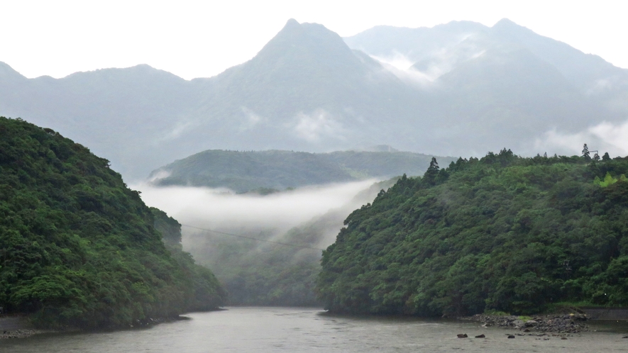 【浮雲】写真好きの主人が撮影した屋久島の景色