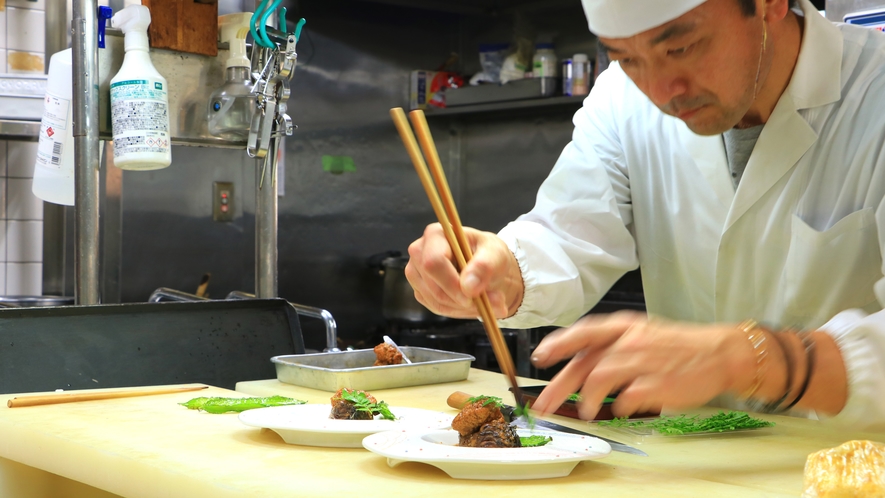 当館料理長が心を込めて料理をお出しします