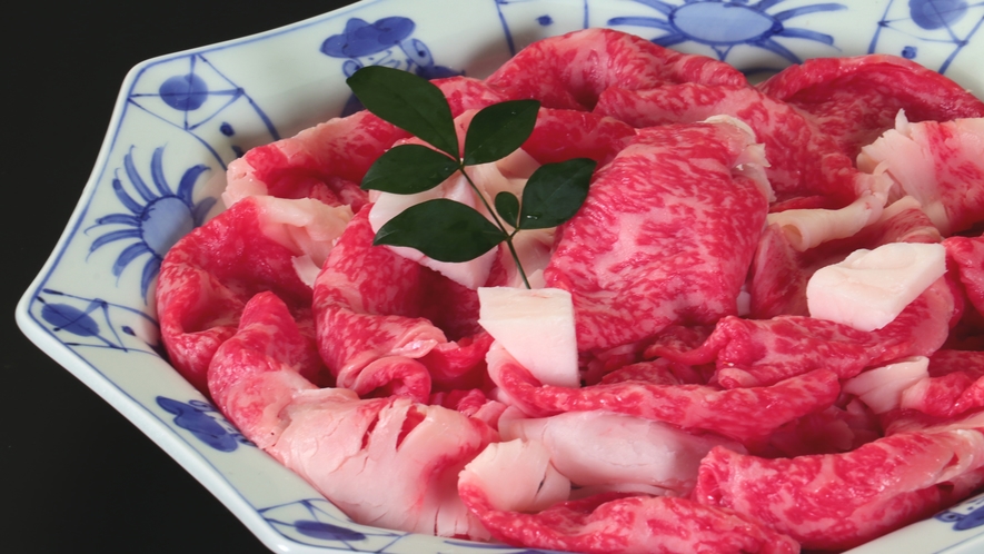【近江牛すき焼き】 日本屈指のブランド和牛『近江牛』をすき焼きで　