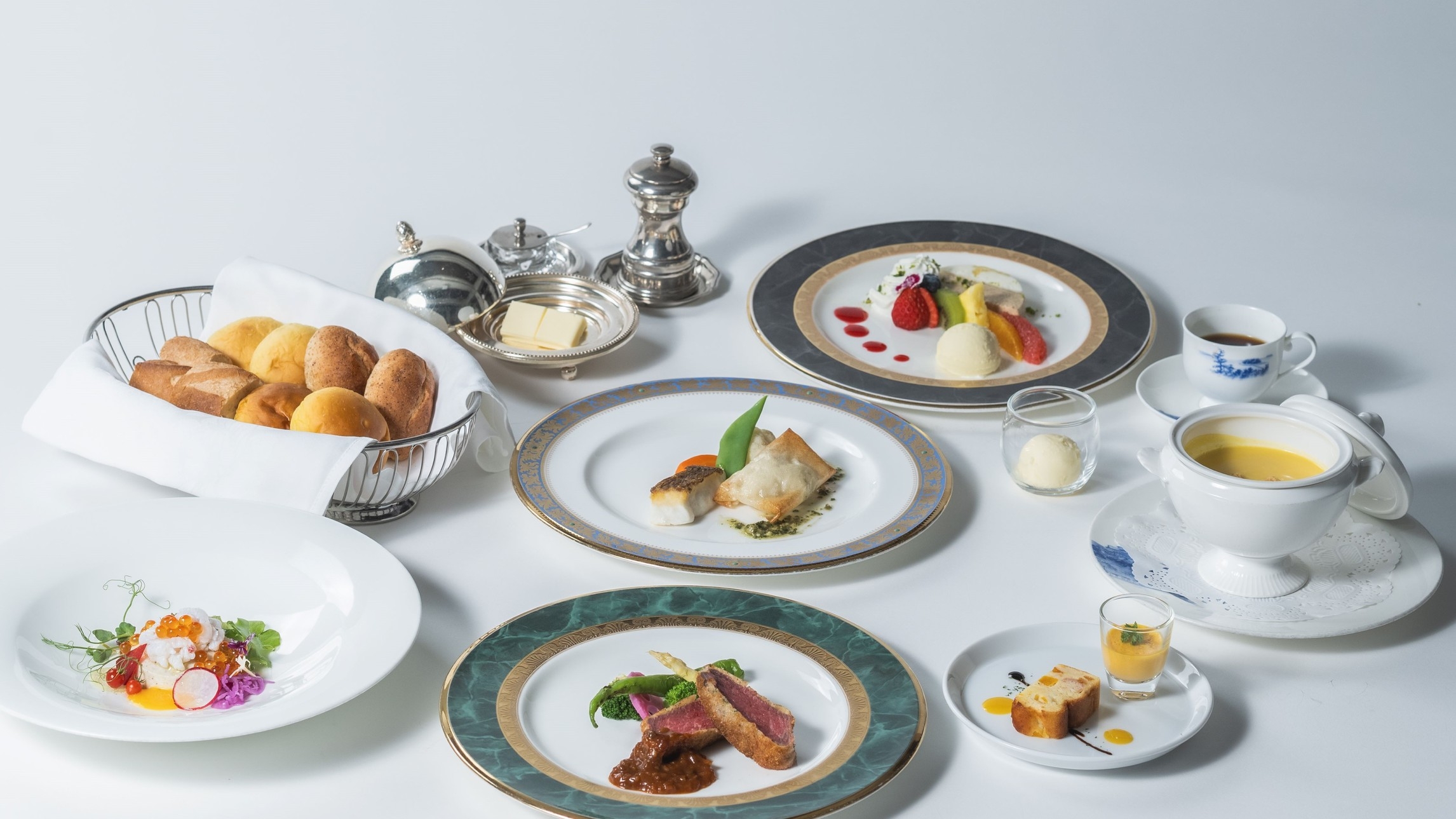 【1室限定ロイヤルスイート】クラシックプレミアム☆「メインダイニング」フランス料理ディナー☆朝食付き