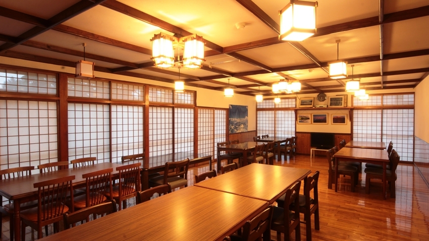 【夕食付き限定/地酒三種飲み比べ付】信州戸隠でブランド豚肉を使用した季節のお料理とお酒で乾杯！