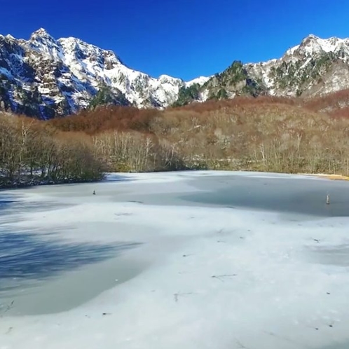 冬の鏡池