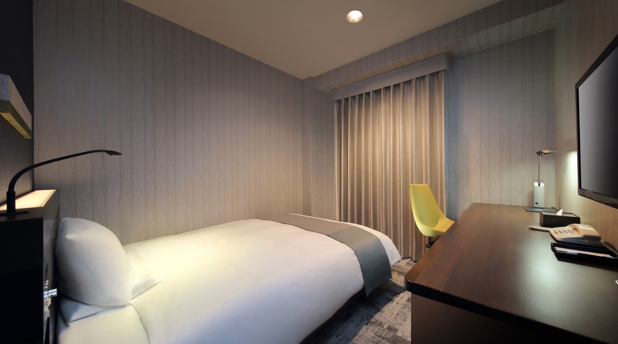 【禁煙】デラックスワイドシングル（シモンズ製・140cm幅）