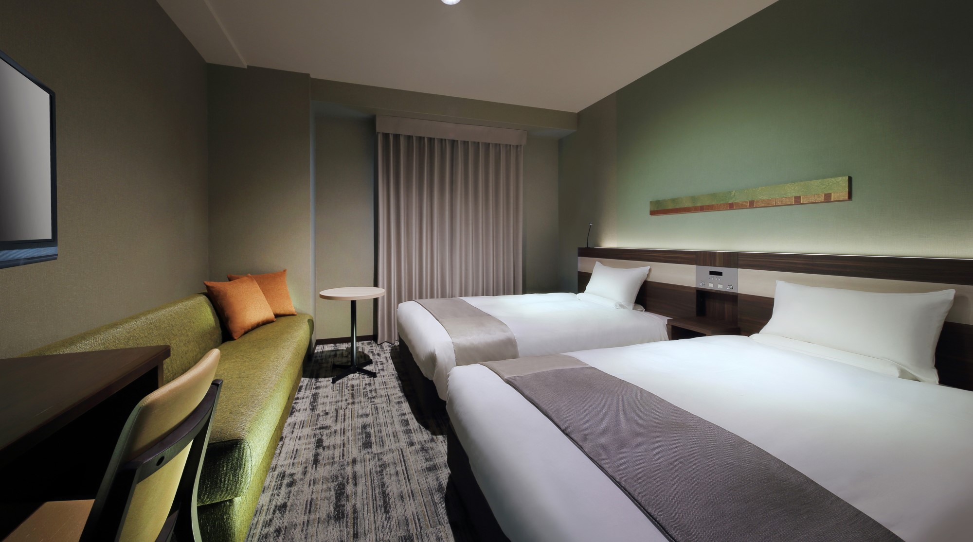 デラックスツイン　20平米　シモンズベッド 120cm