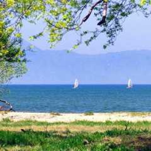 初夏のびわ湖風景