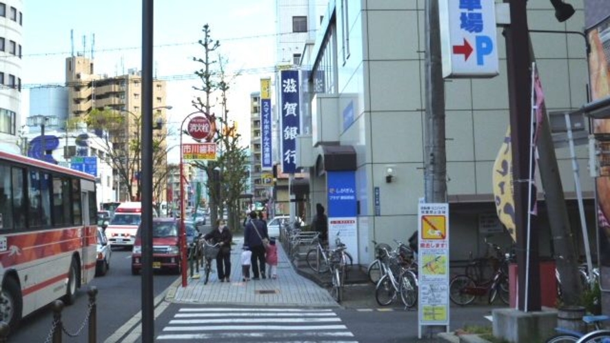 滋賀銀行さんの前をそのまま進んでいただき・・・