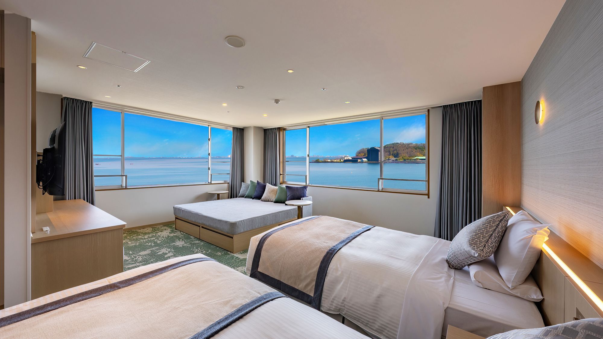 ＜早期割28＞【特別会席】本ずわい蟹（半身）とA5ランク霜降り近江牛のすき焼き