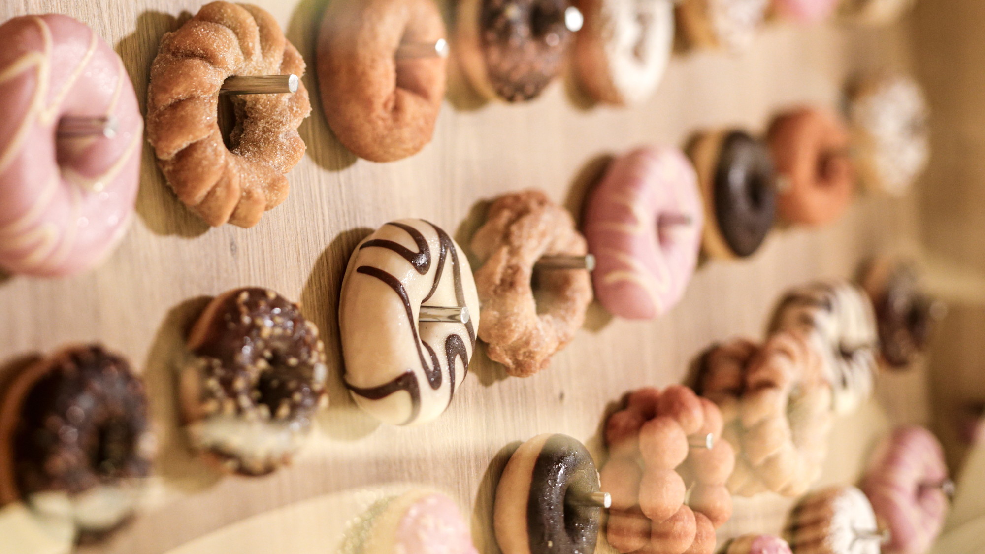 ◇土日祝限定！ホテル朝食ブッフェのドーナッツウォール