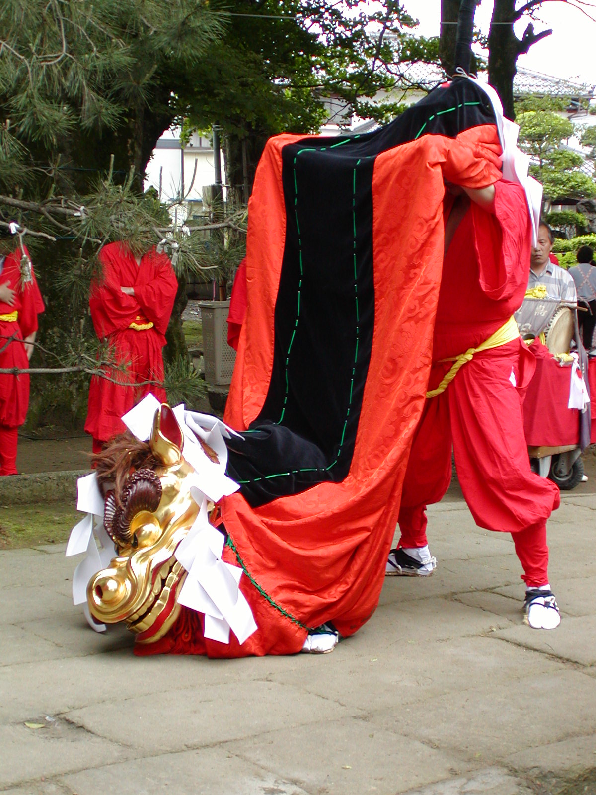 因幡の麒麟獅子は幸せを呼ぶ存在として、因幡地方の村々に受け継がれています。写真提供：鳥取県