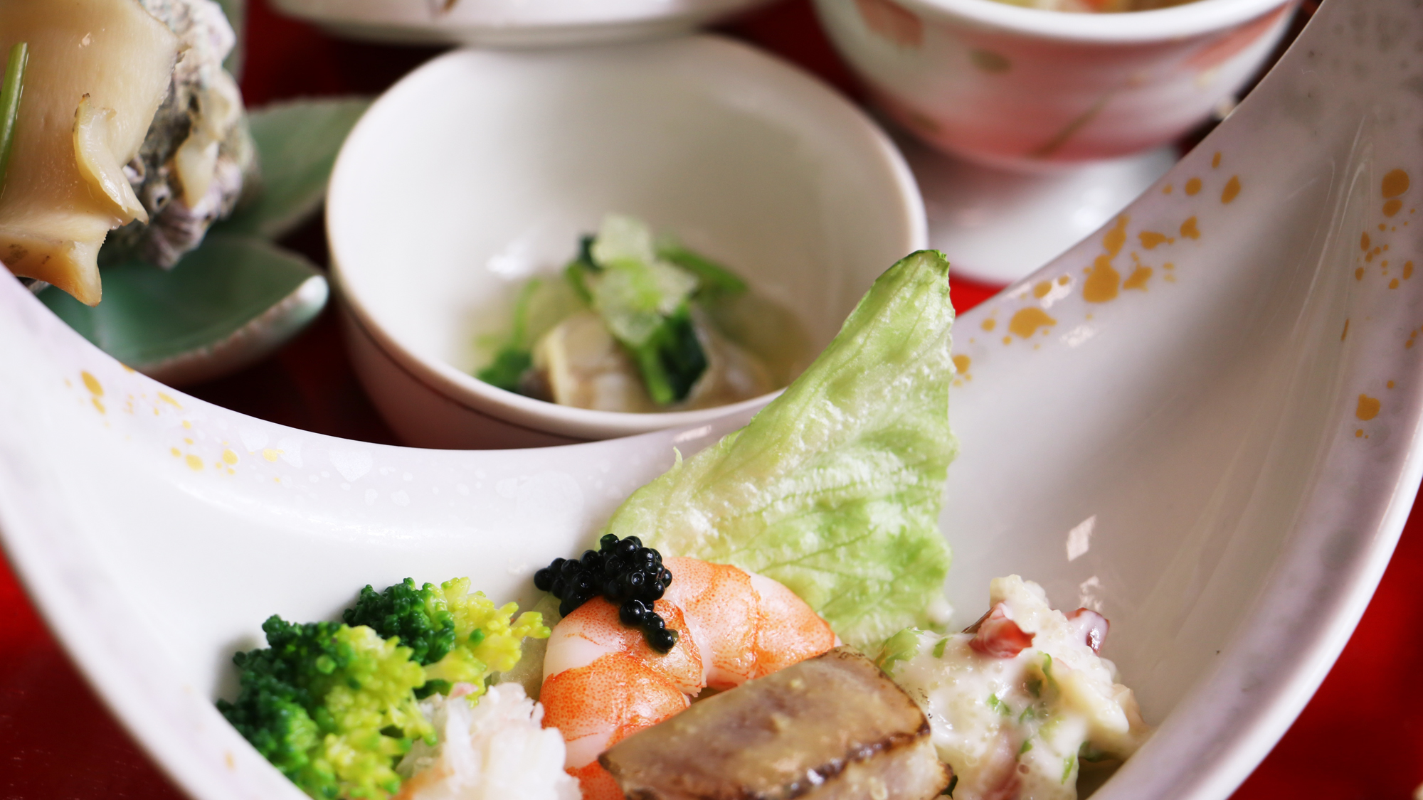 #海散歩-umisanpo-冬　前菜にも海鮮たっぷり♪海の幸を満喫できます！