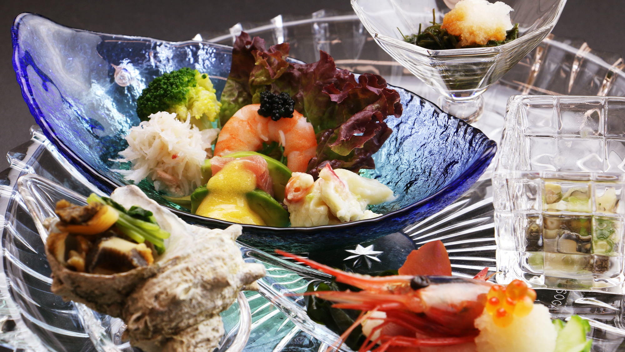 #海散歩-umisanpo-夏　夏は涼しげに♪色とりどりの海鮮メインの前菜やお造り！