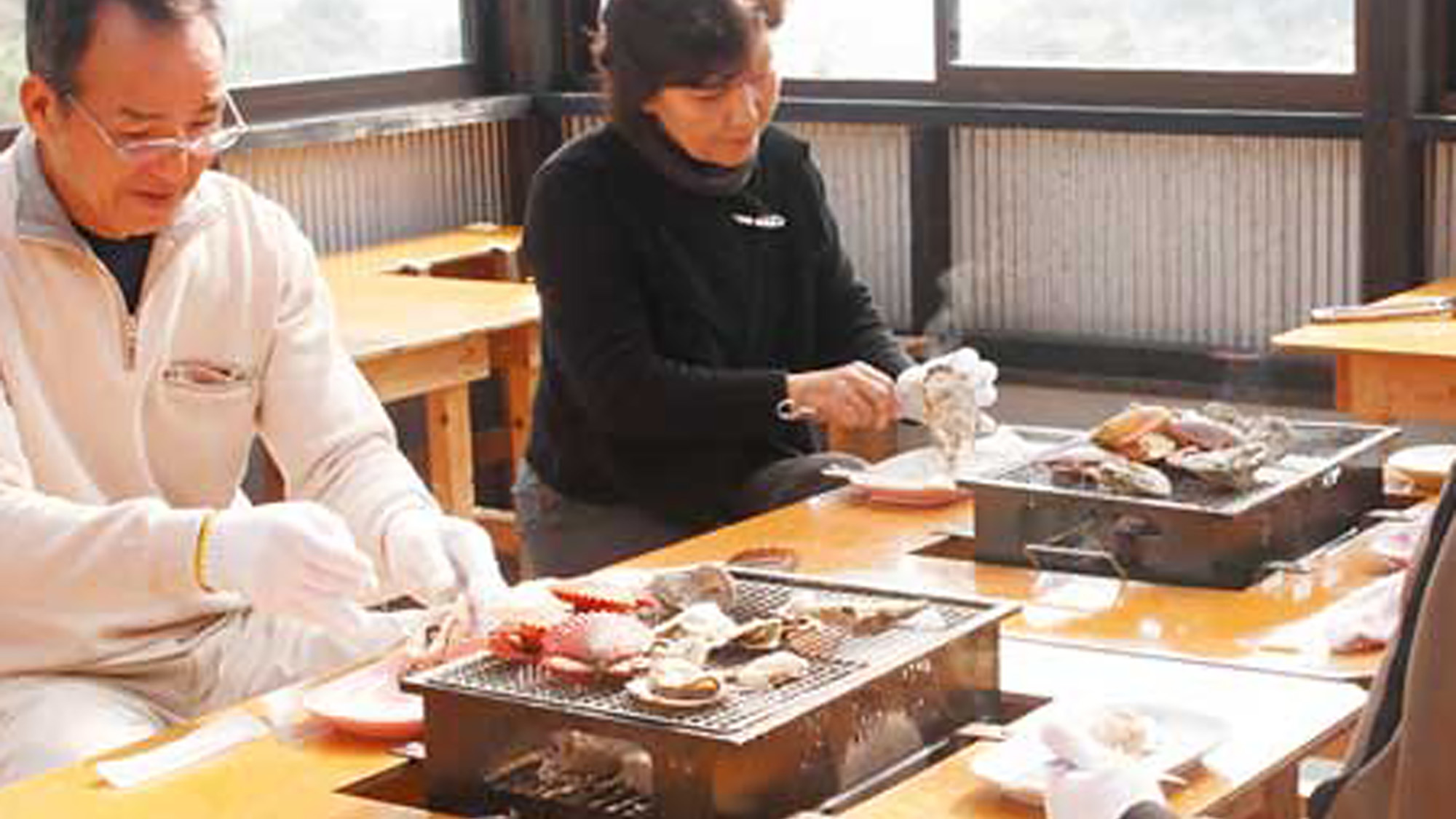 *【おみやげ村】当館の姉妹館:「おみやげ村」では海鮮焼きが大人気！