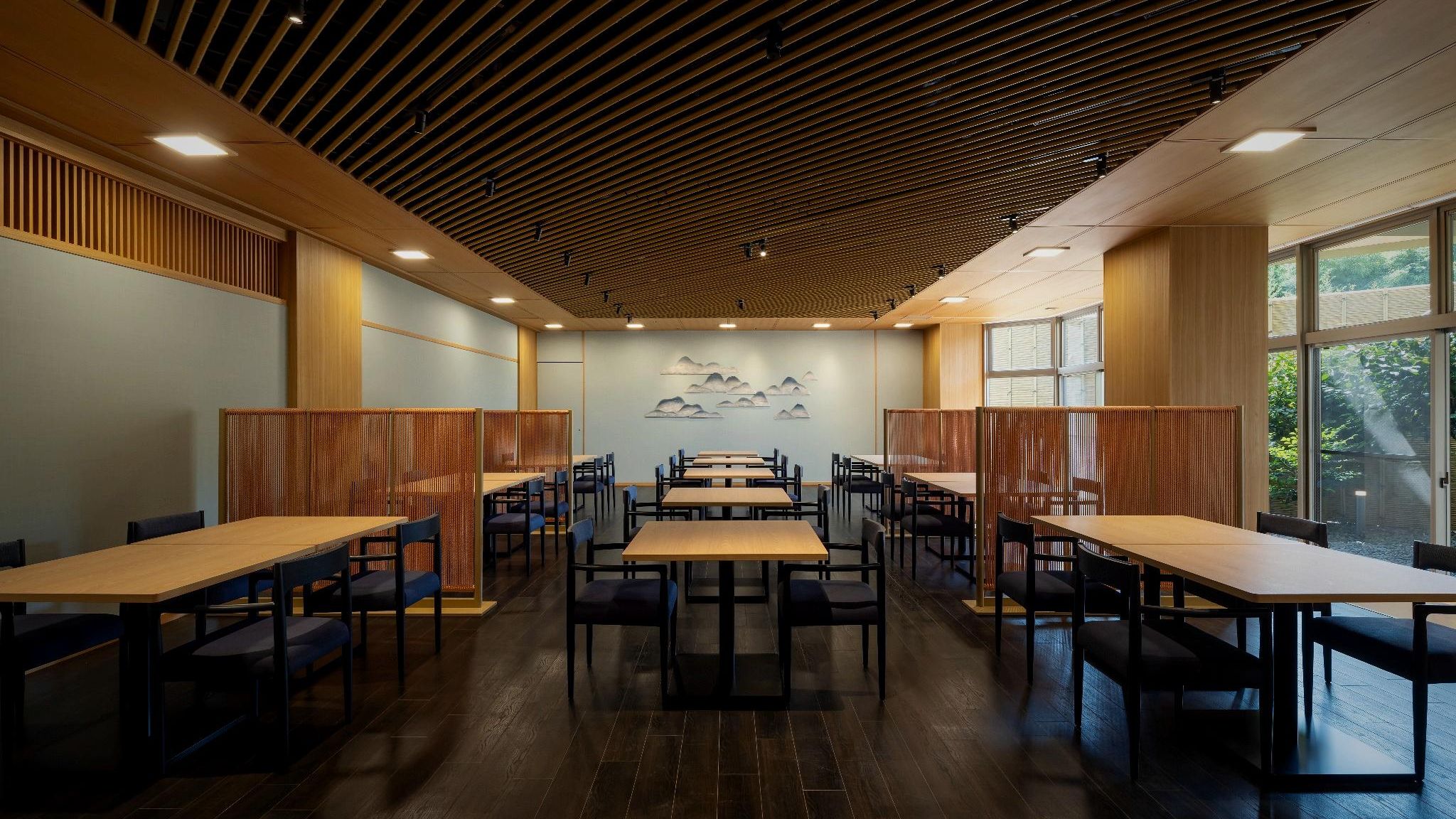 レストラン（2025年7月リニューアル）