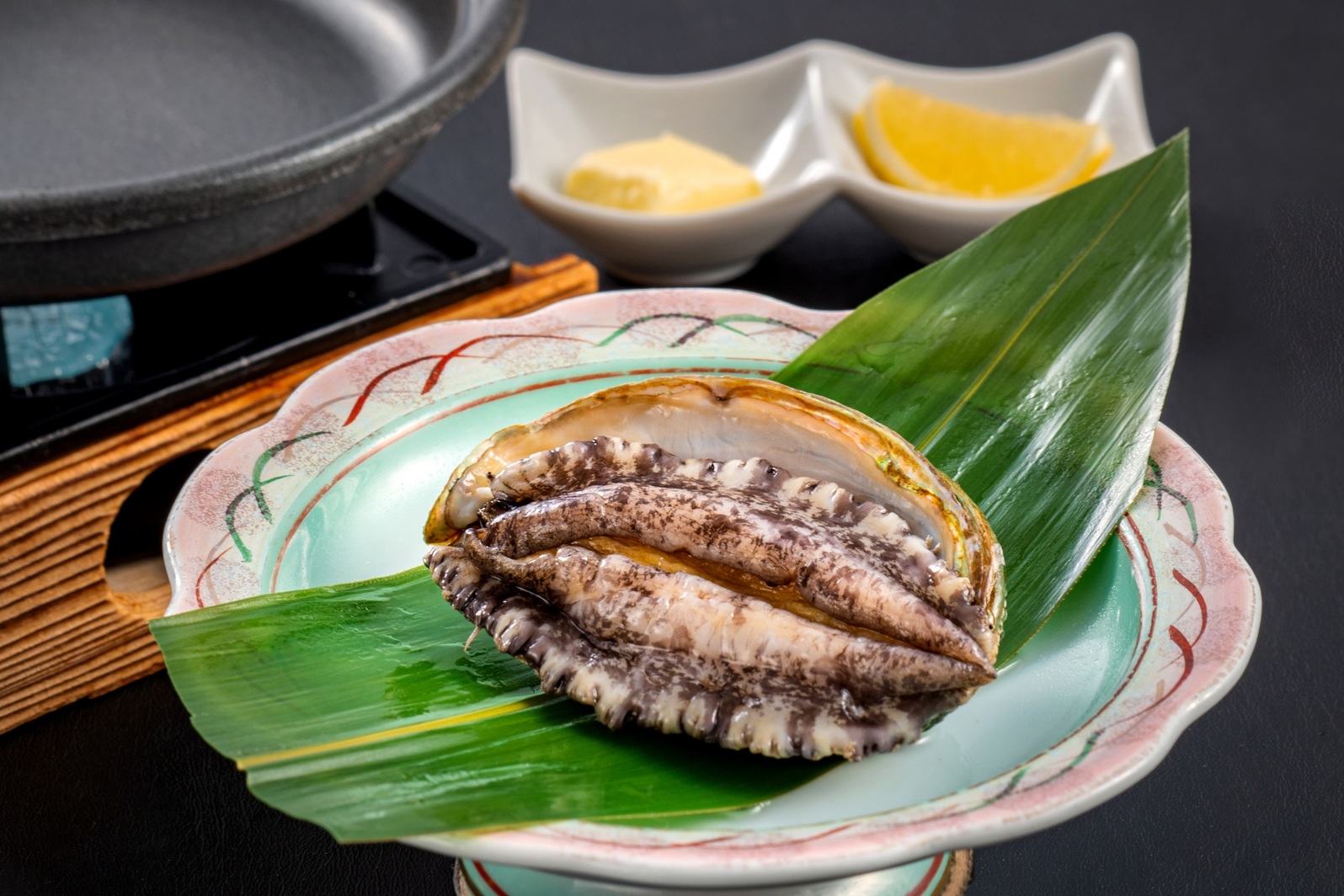 【選べるWメイン｜1泊2食】『鮑の酒蒸し』or『伊勢海老鬼殻焼』から選べる海の幸の極上グルメを堪能