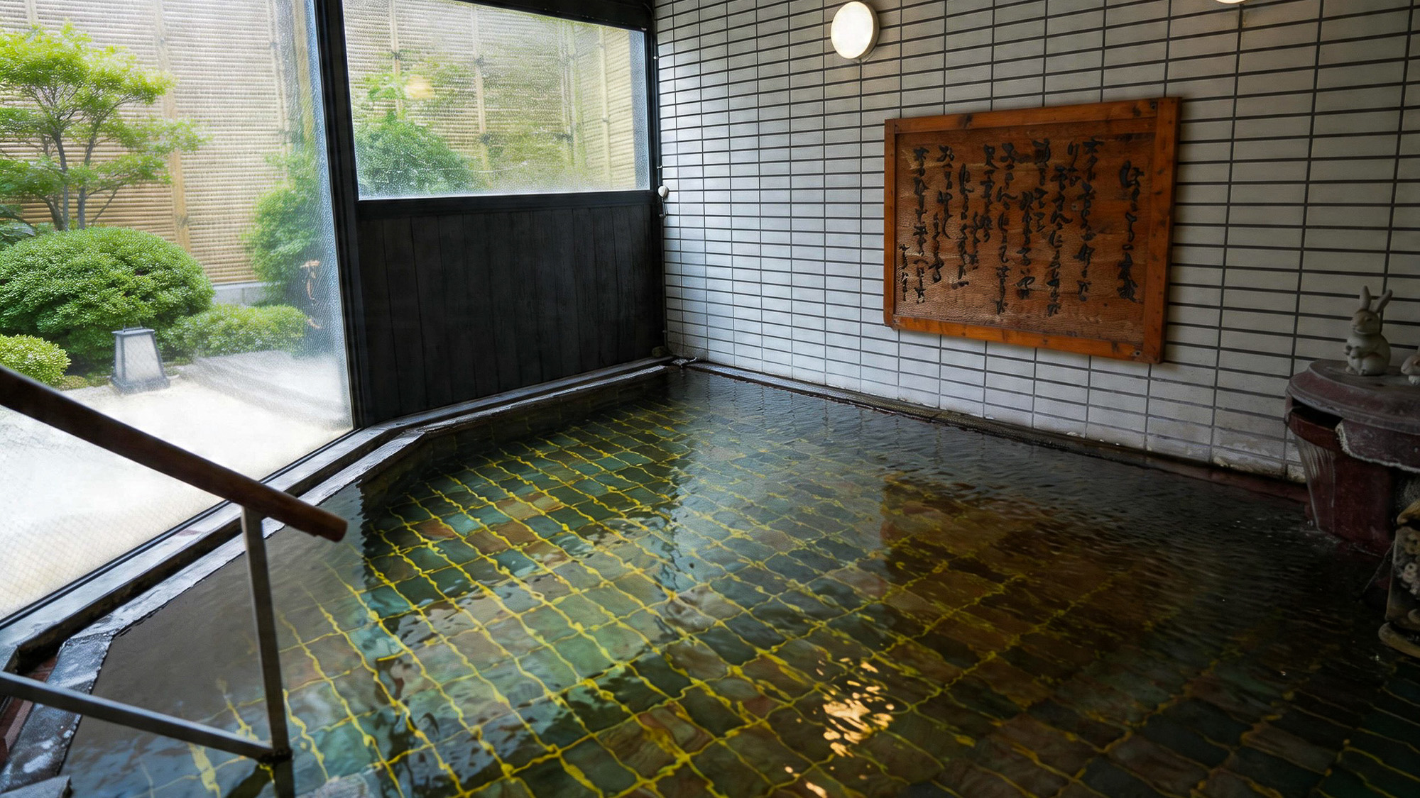 かけ流しの内湯