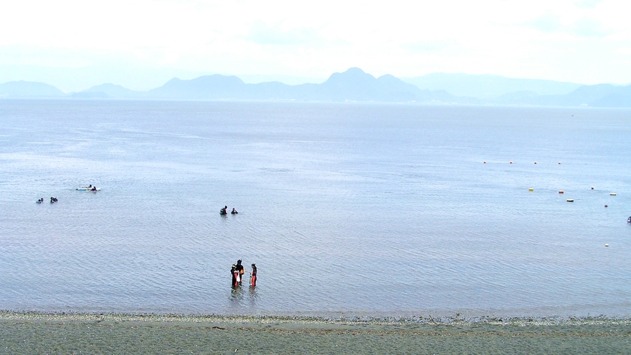 *大瀬崎海水浴場／ダイビングスポットとして有名な大瀬崎。目の前の浜からアプローチできます。
