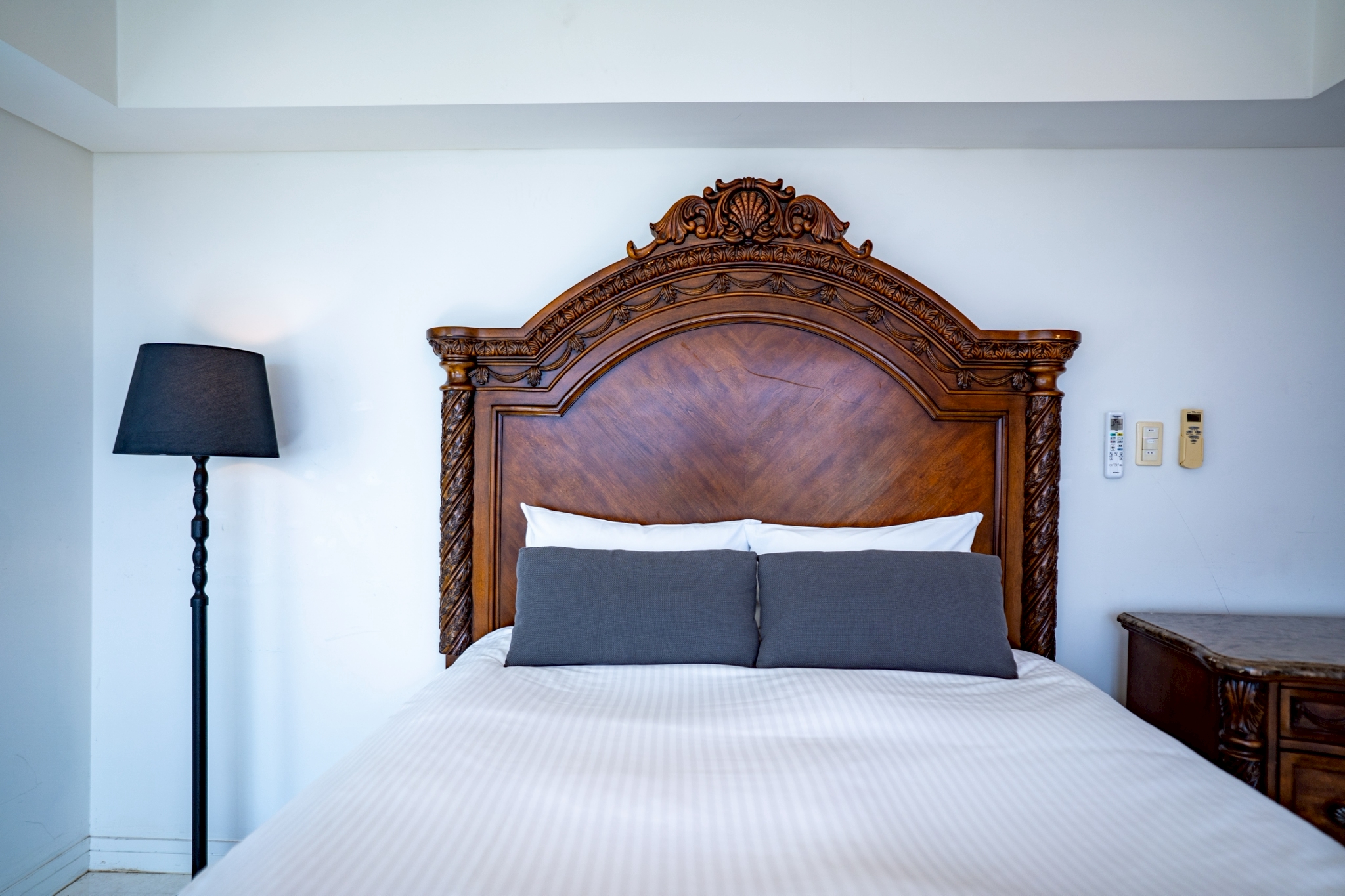 【ホテル棟】ローヤルオーシャンコーナースイート