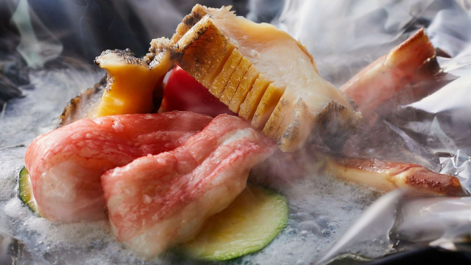 【極み会席】ホテル自慢のカニ料理を堪能できるカニづくし会席
