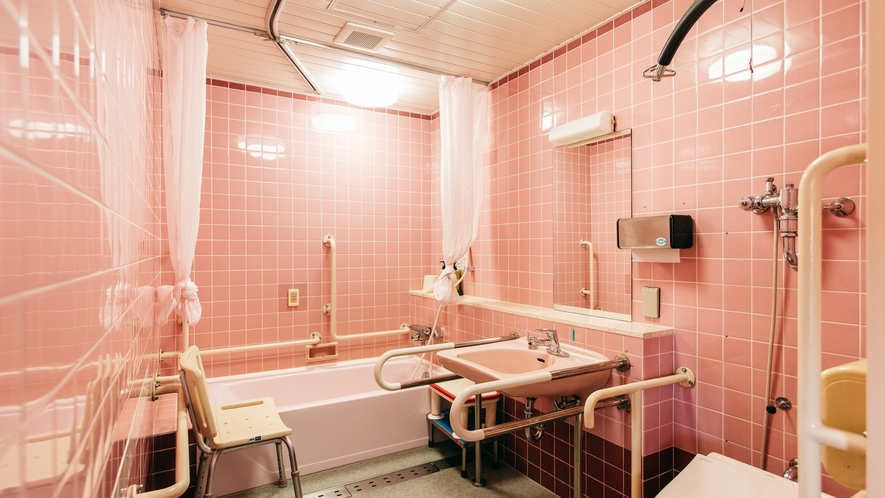 バリアフリー対応客室（バス付）　浴室