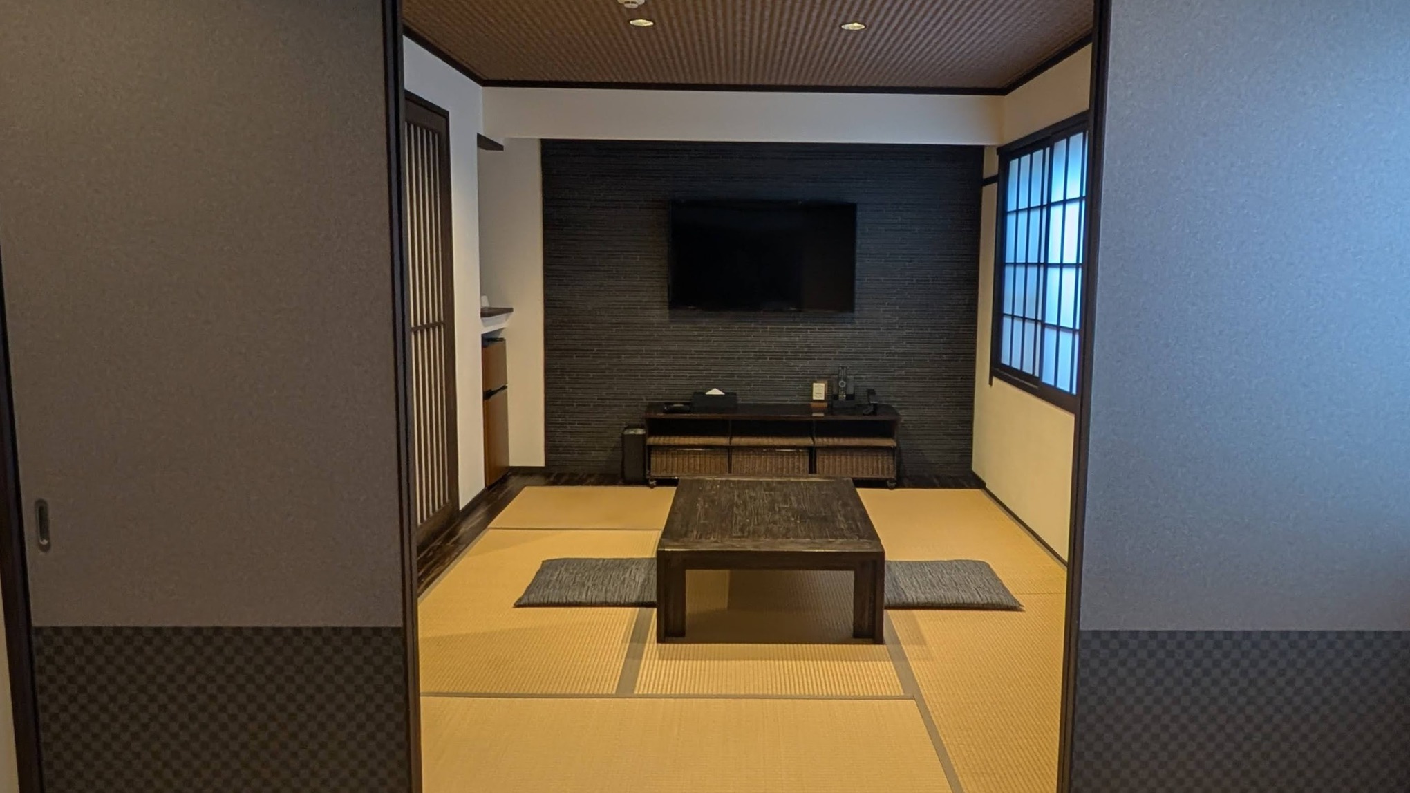 ご家族・グループ利用に最適なモダン和室（5名様まで利用可）