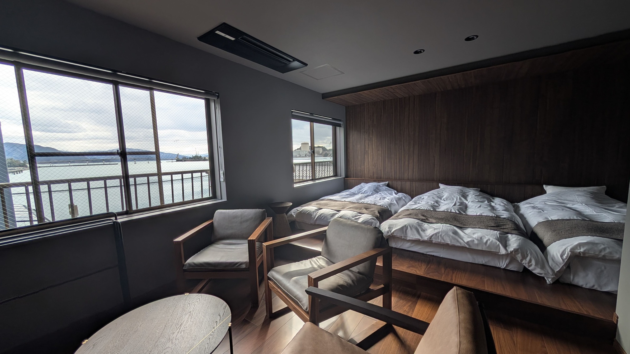 若狭湾の入り江眺める　洋室トリプル（トイレ・洗面付き）