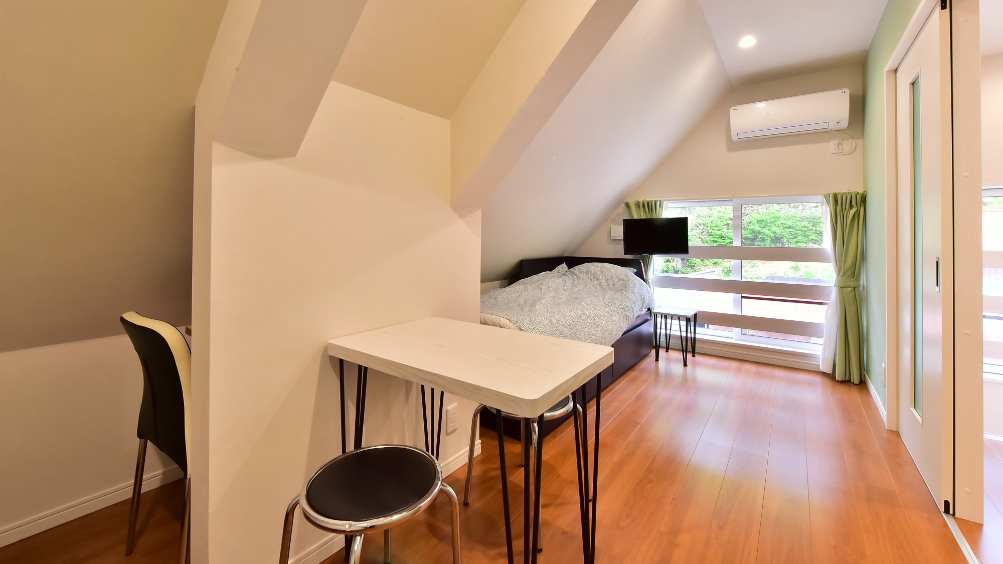 すみれ［別館～Pozzaポッツァ～］（1～3名）