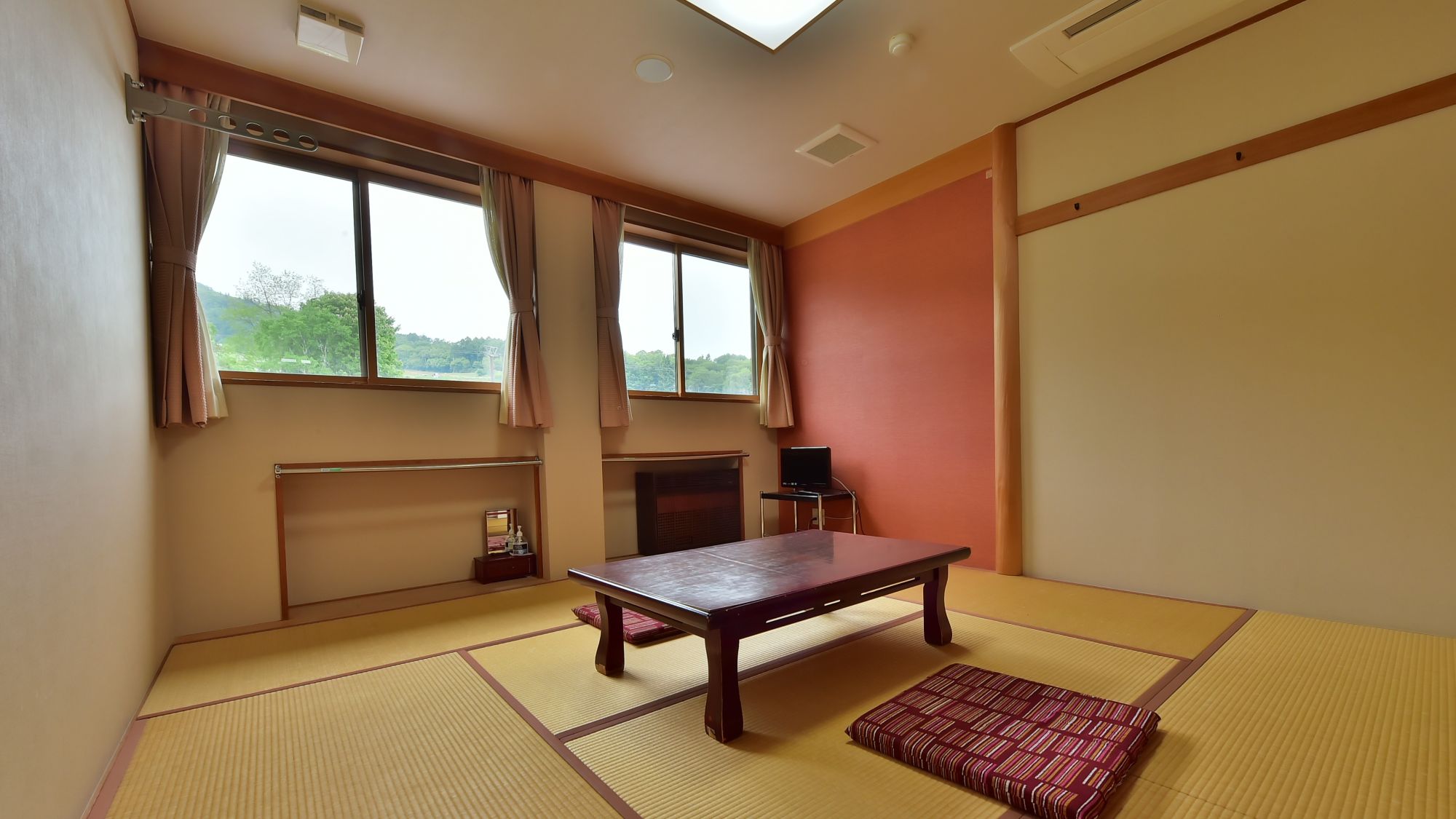 本館　和室の一例（8畳）