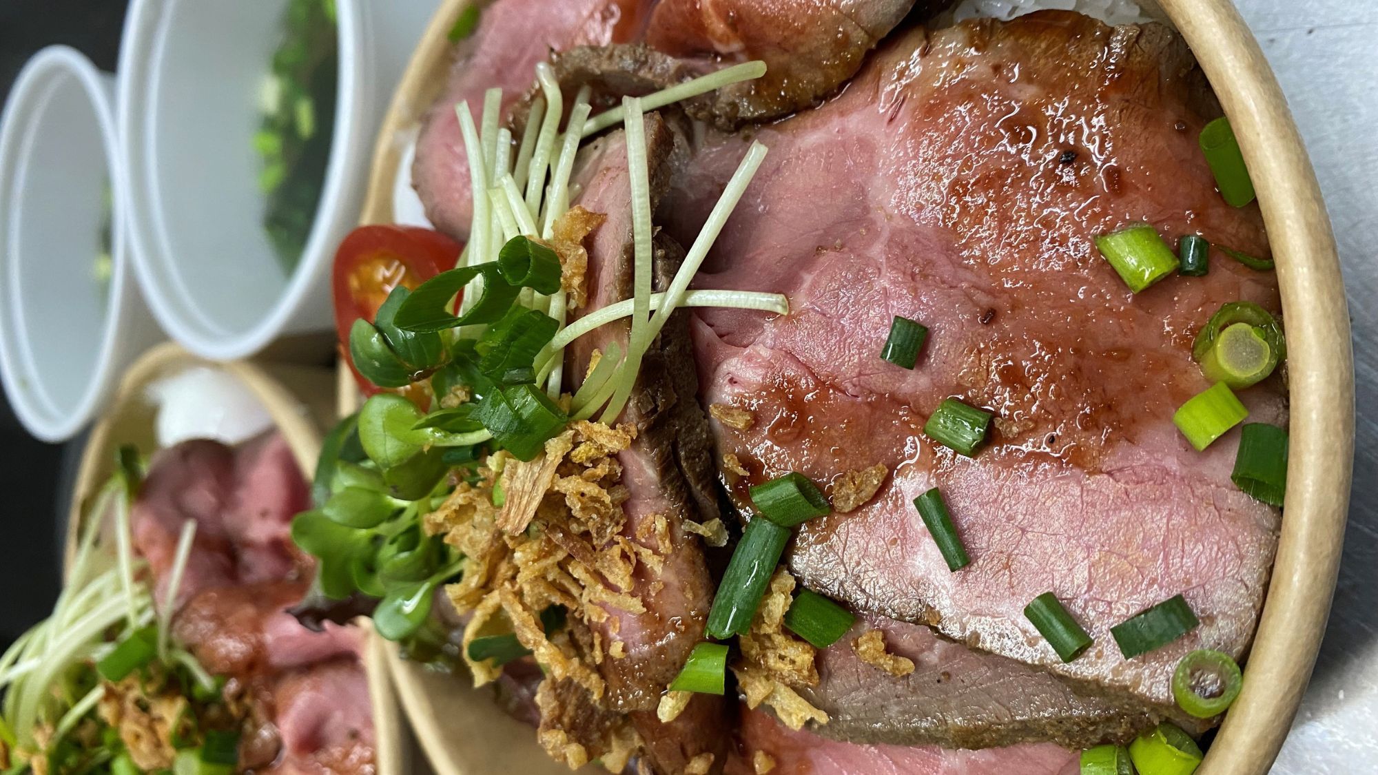 【和）朝食付き】あか牛のローストビーフミニ丼！！21時までチェックインOK★お気軽1泊朝食付プラン！