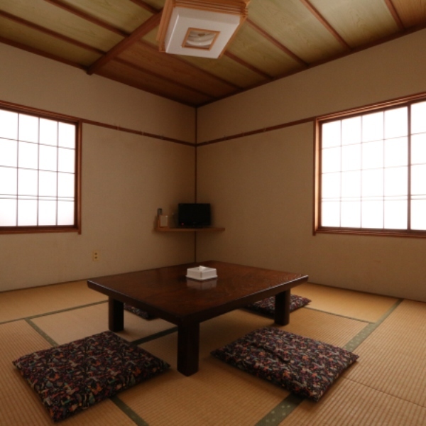 Kamar bergaya Jepang (8 tikar tatami)