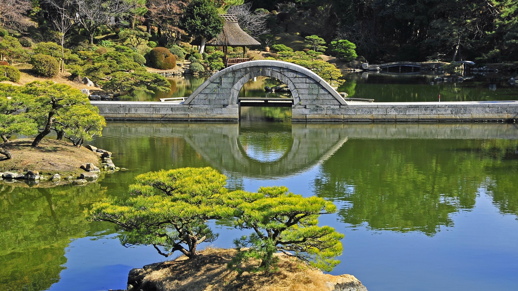 【縮景園】国の名勝、日本の歴史公園100選に選ばれた庭園。
