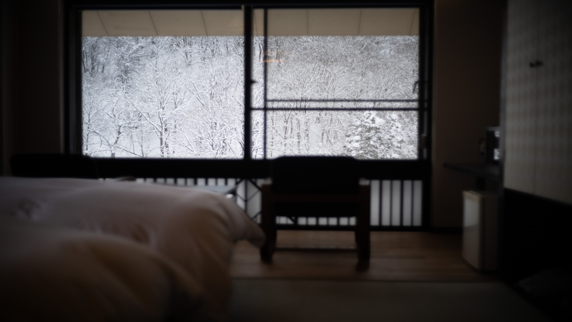 *【角部屋和室ツイン】雪がしんしんと降る季節。つたや時間をお楽しみください。