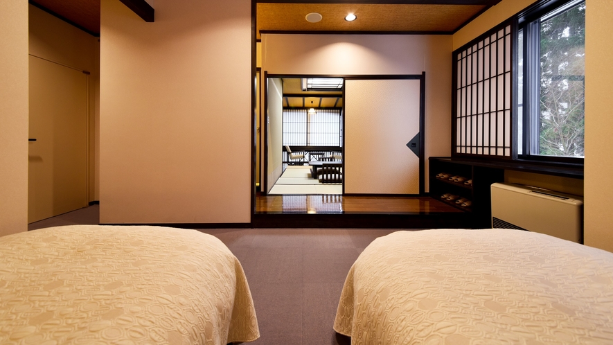 *【和洋室】和室 8 畳タイプのお部屋とコネクティングルームとしてのご利用も可能です。